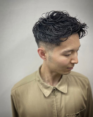 ソフトツイスト×スキンフェード/美容院/メンズカジュアル/ツ