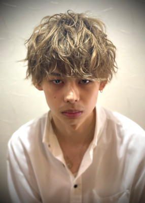 ハイトーンマッシュ×無造作スパイラル