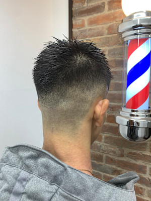 アップバングショート