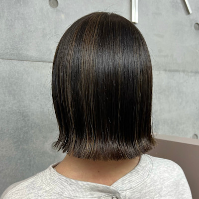 ぱつっとボブ×ナチュラルハイライトカラー