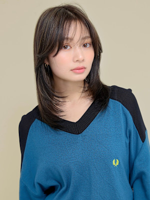  鎖骨ボブ×レイヤースタイル