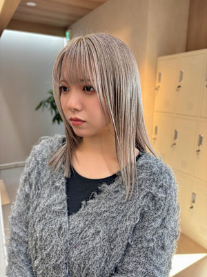 ホワイトグレージュ/ベージュ/レイヤーカット