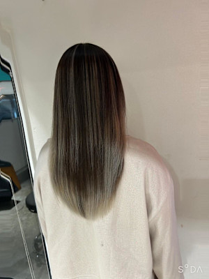 ホワイトベージュバレイヤージュ