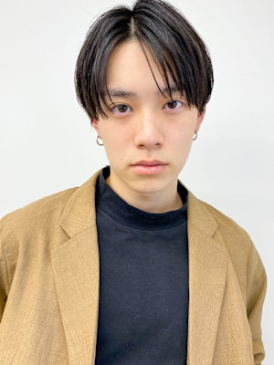 ナチュラルセンターパートメンズカット