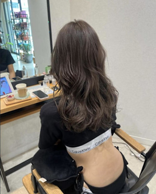 透明感グレージュカラー