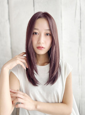 大人センターパートの艶感ナチュラルストレート