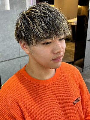 ツイスパ　ハイライト　ツーブロックマッシュ【札幌】