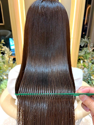 髪質改善ストレート　艶髪ストレートヘア　縮毛矯正　ロング