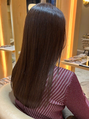 上品グレージュ　ダメージレス　髪質改善　サラツヤ　ロングヘア