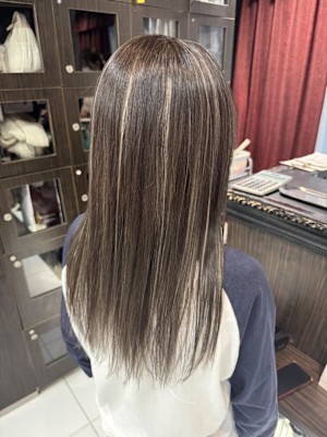 白髪ぼかしハイライトカラー【錦糸町北口】