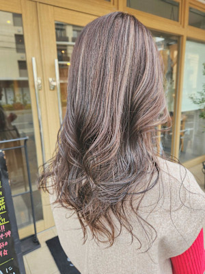 グレージュ　ハイライト