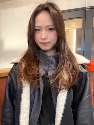 センターパート　レイヤーカット　似合わせカット　小顔カット