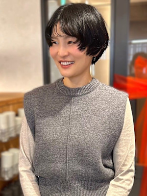 顔周りカット　顔周りレイヤー　ショートカット　30代40代