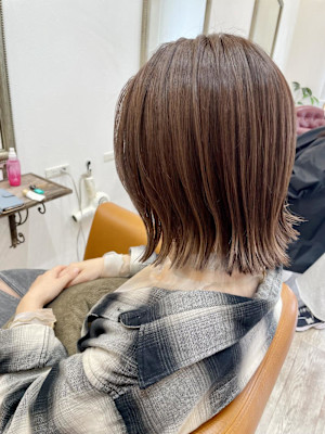 切りっぱなしボブ/ヌードベージュ/イルミナカラー