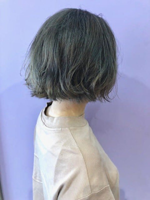 ベージュ系ボブ