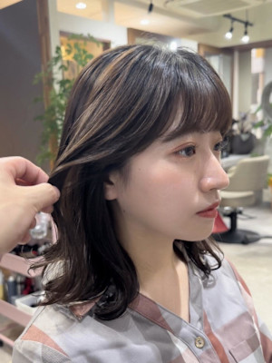 くびれミディアムボブ