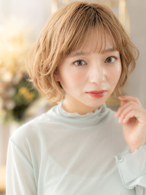 外国人風ハイトーンカラーボブウルフマッシュ　くすみベージュ