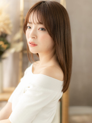 大人フェミニン顔まわりレイヤー艶髪セミディ　姫カットレイヤー