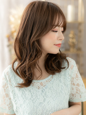 Aラインくびれヘア韓国風グラマラスロング　くすみベージュ