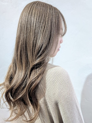 ミルクティーアッシュ　ベージュカラー　艶髪　髪質改善