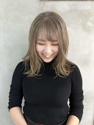 ミディアム・ブリーチ・ベージュ