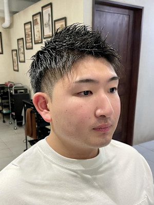 【20代 男性】ロンドンスパイキーツーブロ（大宮/バーバー）