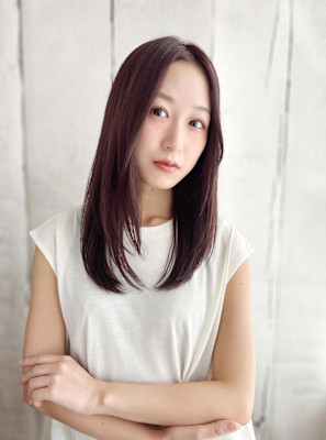 20代30代40代　大人センターパートツヤ髪