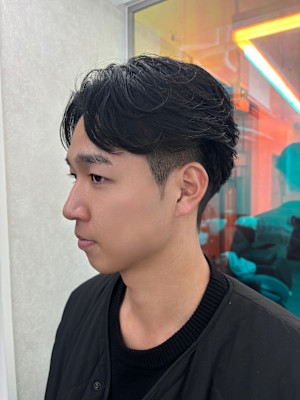 フェザーショートセンターパート