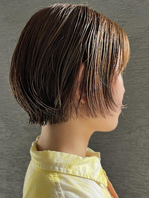 ミルクティーベージュ　デザインカラー　レイヤーカット