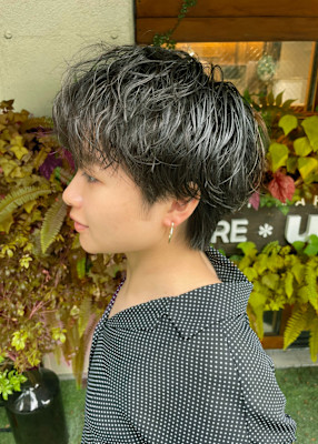 大人ショート　ニュアンスパーマ　