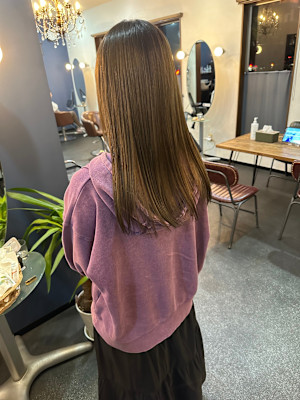 オリーブベージュ