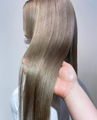 ホワイトベージュ