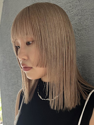 ミルクティーベージュ　デザインカラー　レイヤーカット