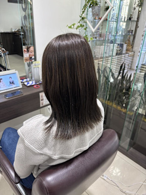 オリーブベージュ