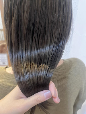 くすみブラウン