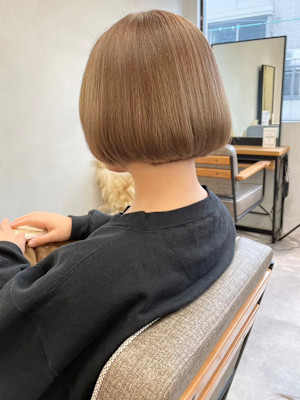 ハイトーンボブミルクティーベージュ＊重めボブ透明感カラー