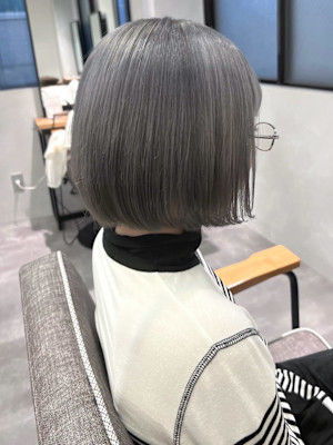 ハイトーンカラーホワイトシルバー＊ブリーチカラーミニボブ