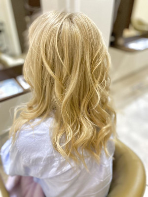 ホワイトブロンドツヤ感ウルトワトリートメント