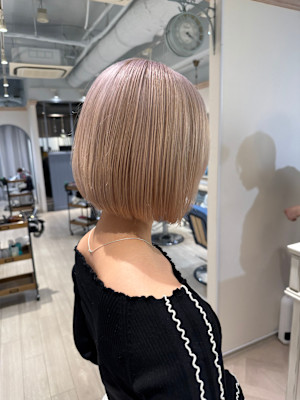 ブリーチ2回ホワイトベージュ大人気アゴラインボブtwiceモ