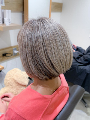 白髪ぼかしハイライトカラー30代40代50代ブルーグレージュ