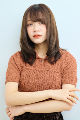 ふんわり内巻きレイヤーヘア