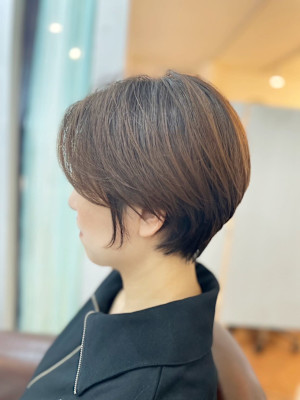 アッシュブラウンでハンサムショート