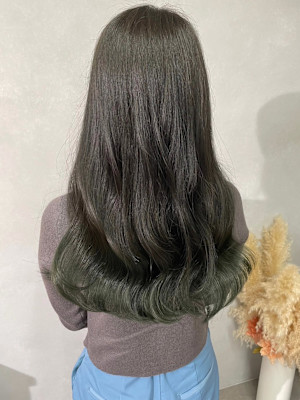 裾カラーグリーン×透明感カラーアッシュグレー＊ゆる巻きヘア