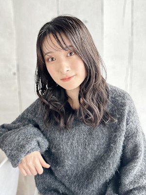 透けバングのセミウェットのヨシンモリスタイル