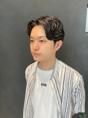 ナチュラルセンターパートヘア