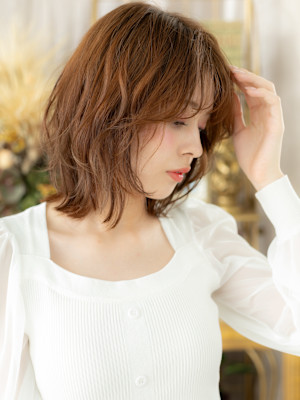韓国風ニュアンスパーマフェザーミディアム　マロンベージュ