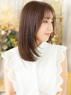 シースルーバング小顔艶感ストレートレイヤー　くすみベージュ