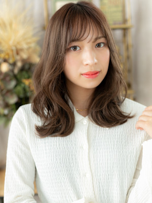 抜け感斜めバング韓国風巻きニュアンスパーマ　韓国風巻き