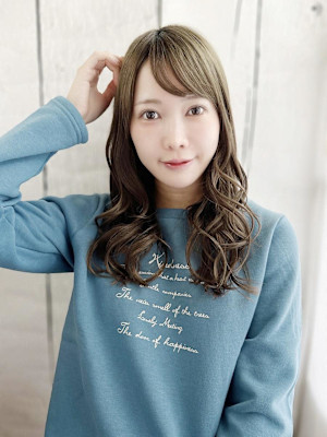 大人可愛いミックスカールスタイル