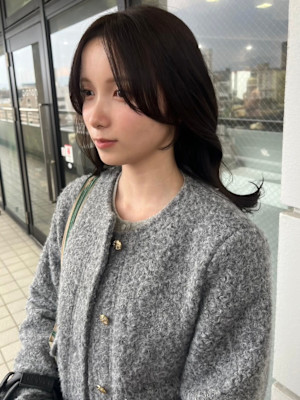 レイヤーカット グレージュ セミロング 韓国ヘア 髪質改善